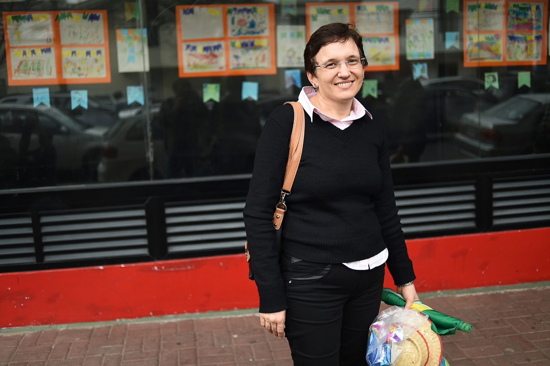 "Não acho que tem que espancar, mas dar tapa no bumbum não deve ser proibido. Quando meus filhos fazem algo de errado, eu deixo de castigo, não deixo ver televisão, sempre converso com eles. Mas tanta coisa para o Senado votar, vai fazer lei para isso? Sou contra a Lei da Palmada", diz Mariele Januário, 43 anos, mãe de Alexandra, nove anos, e dos gêmeos Vitor e Felipe, de cinco anos - Reinaldo Canato/UOL