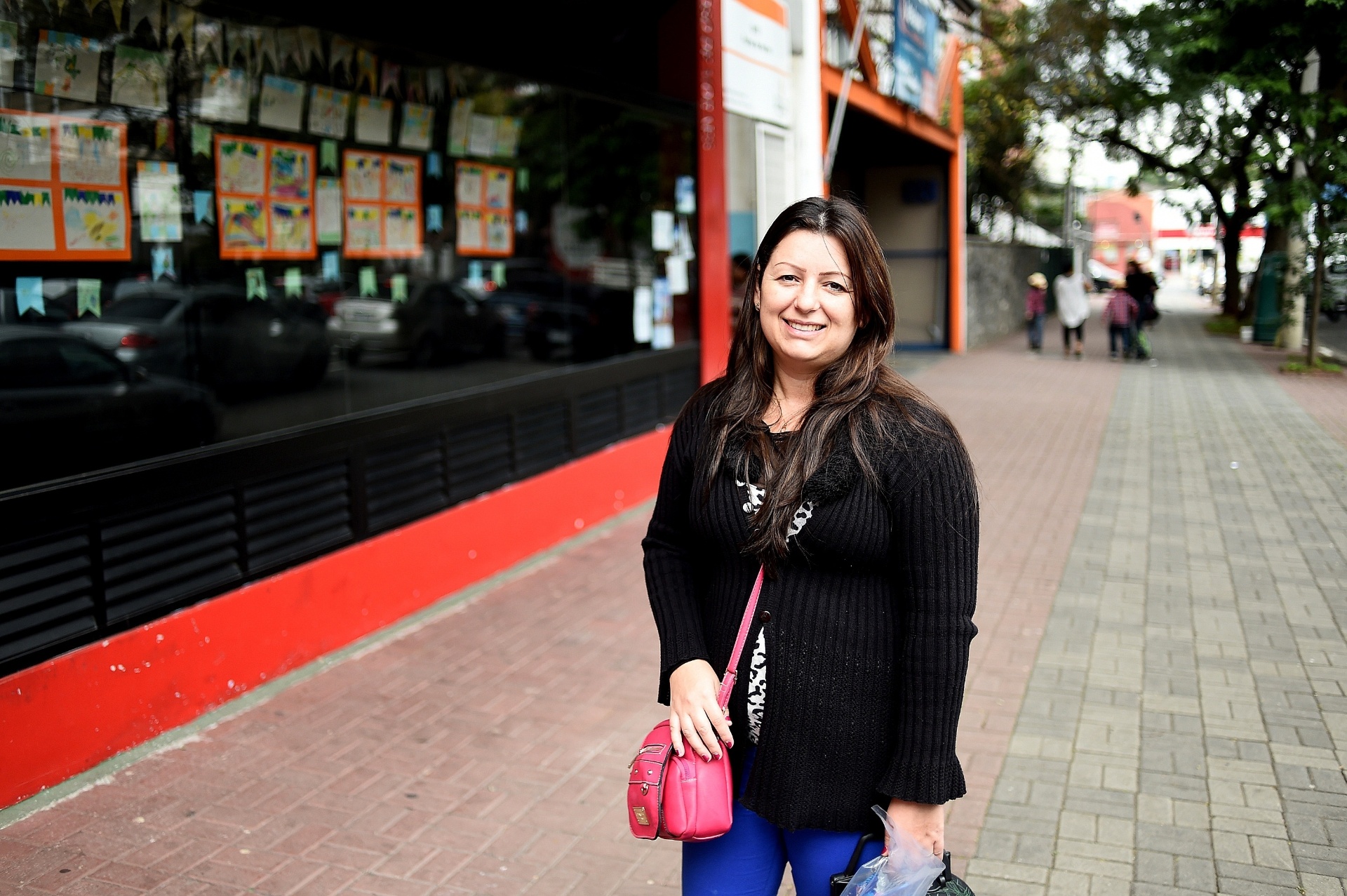 "Não concordo com o castigo físico para educar. Há pais que chegam espancando a criança, isso não é certo. sempre coloco meu filho para pensar quando ele faz algo errado e funciona. Agressão gera agressão, por isso é bom ter a Lei da Palmada", diz Silmara Muniz, 34 anos, mãe de Júlio César, de quatro anos - Reinaldo Canato/UOL