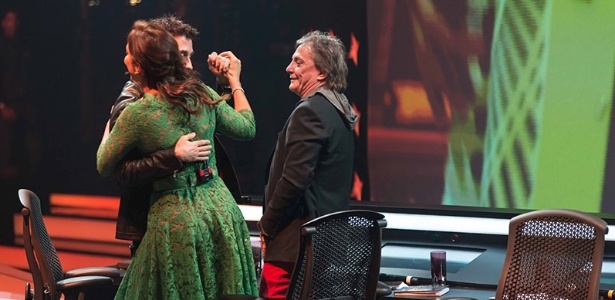 Ivete e Dinho dançam juntos durante a apresentação de Luan e Forró Estilizado