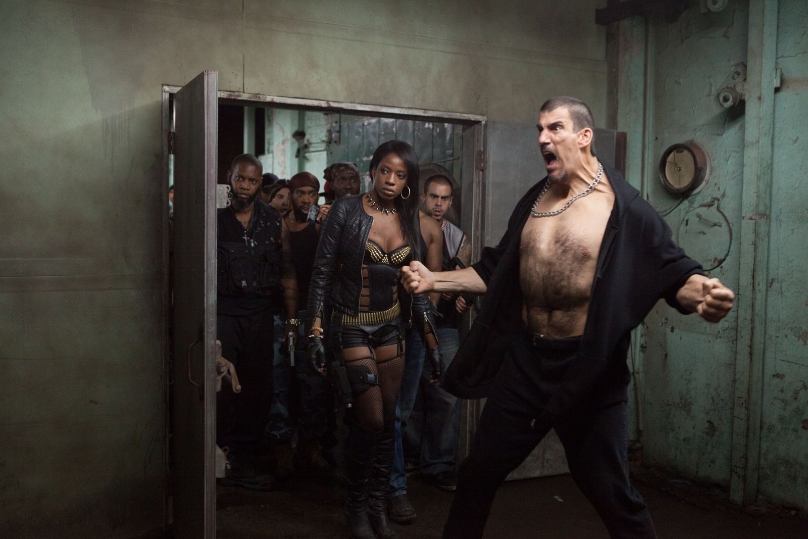 Cena de "13º Distrito", do diretor Camille Delamarre - Divulgação