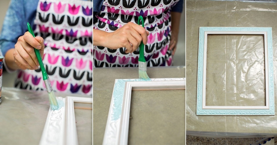 Para personalizar o painel de fotos, faça uma espécie de pátina, cobrindo a área trabalhada da moldura com uma camada grossa de tinta látex. O processo pode ser o mesmo se a moldura for dourada. Mas se ela for envernizada, primeiro lixe-a - Leonardo Soares/UOL