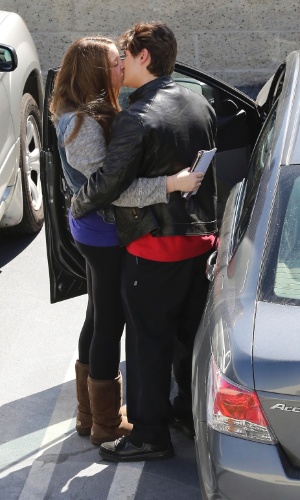 Prince Jackson é flagrado aos beijos com sua namorada, Nikita Bess, após um almoço em março de 2014
