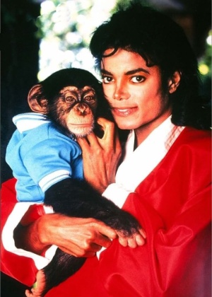 Michael Jackson e seu chimpanzé de estimação Bubbles - Reprodução