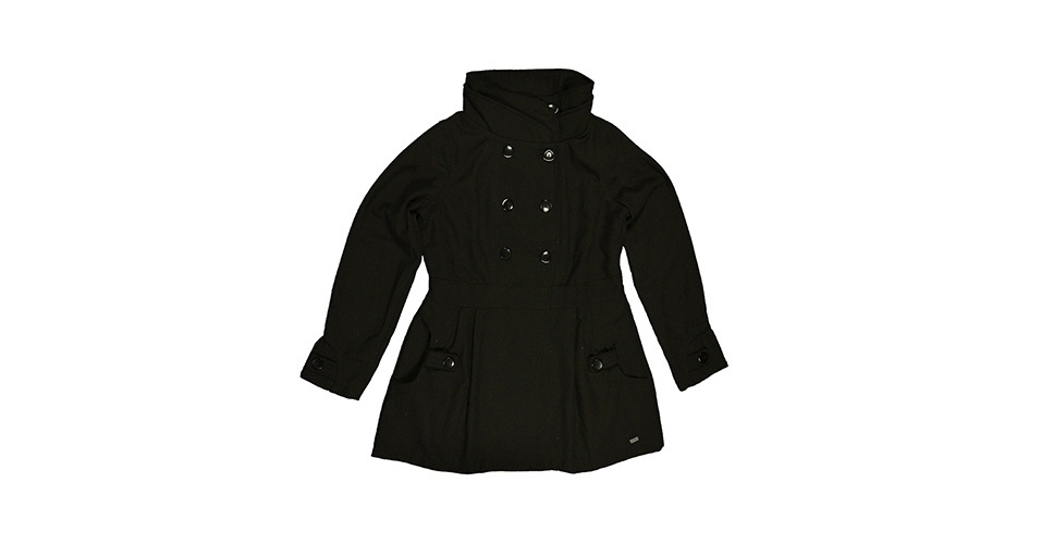 Casaco preto com gola alta, da Lojão do Brás. Preço: R$ 139. Informações: www.lojaodobras.com.br | Preço e disponibilidade pesquisados em junho de 2014 e sujeitos a alterações - Divulgação