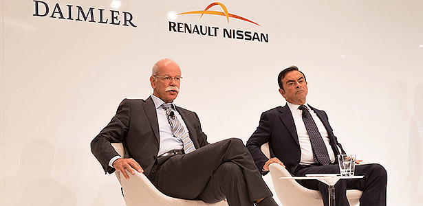 Dieter Zetsche, presidente-executivo da Daimler, e Carlos Ghosn, chefão da Renault-Nissan - Divulgação