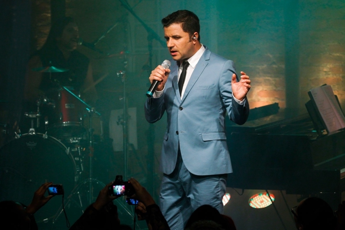 26.jun.2014 - Maurício Manieri estreia o show "Jovem Coração", no qual apresenta sucessos de sua carreira, no palco do Bourbon Street, na zona sul de São Paulo, nesta quinta-feira - Manuela Scarpa/Photo Rio News