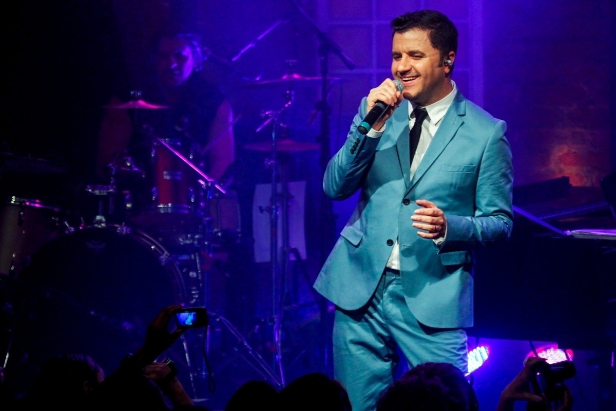 26.jun.2014 - Maurício Manieri estreia o show "Jovem Coração", no qual apresenta sucessos de sua carreira, no palco do Bourbon Street, na zona sul de São Paulo, nesta quinta-feira - Manuela Scarpa/Photo Rio News