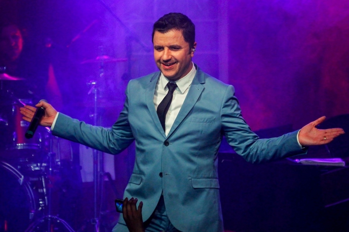 26.jun.2014 - Maurício Manieri estreia o show "Jovem Coração", no qual apresenta sucessos de sua carreira, no palco do Bourbon Street, na zona sul de São Paulo, nesta quinta-feira - Manuela Scarpa/Photo Rio News