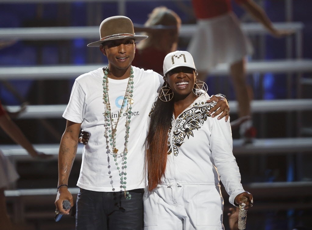 29.jun.2014- Missy Elliott se apresenta com Pharrell Williams durante o BET Awards 2014 , em Los Angeles, Califórnia - Mario Anzuoni/Reuters
