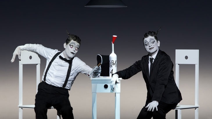 "The Old Woman" (A Velha), de Robert Wilson, com Mikhail Baryshnikov e Willem Dafoe - Lucie Jansch