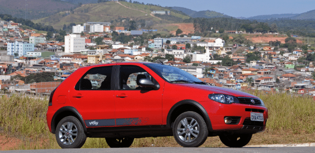 Fiat Palio Fire Way é exemplo de carro 1.0 que pode ter seu preço aumentado em 4,5% - Murilo Góes/UOL
