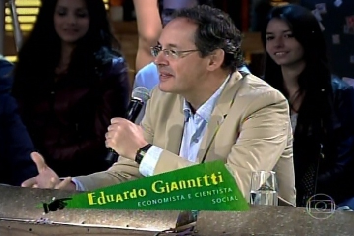 3.jul.2014 - O economista e cientista social Eduardo Gianetti fala sobre o Brasil na estreia da terceira temporada do "Na Moral", neste terça-feira