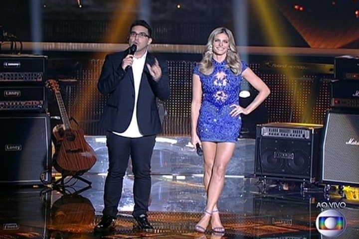 6.jul.2014 - André Marques e Fernanda Lima apresentam a final do "SuperStar"