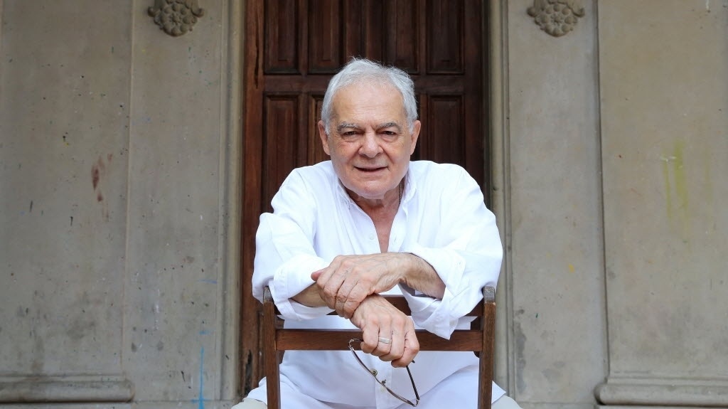 4.jul.2014 - Othon Bastos no Parque Lage em entrevista sobre os 50 anos de "Deus e o Diabo na Terra do Sol" - Marco Antonio Cavalvalcanti/UOL