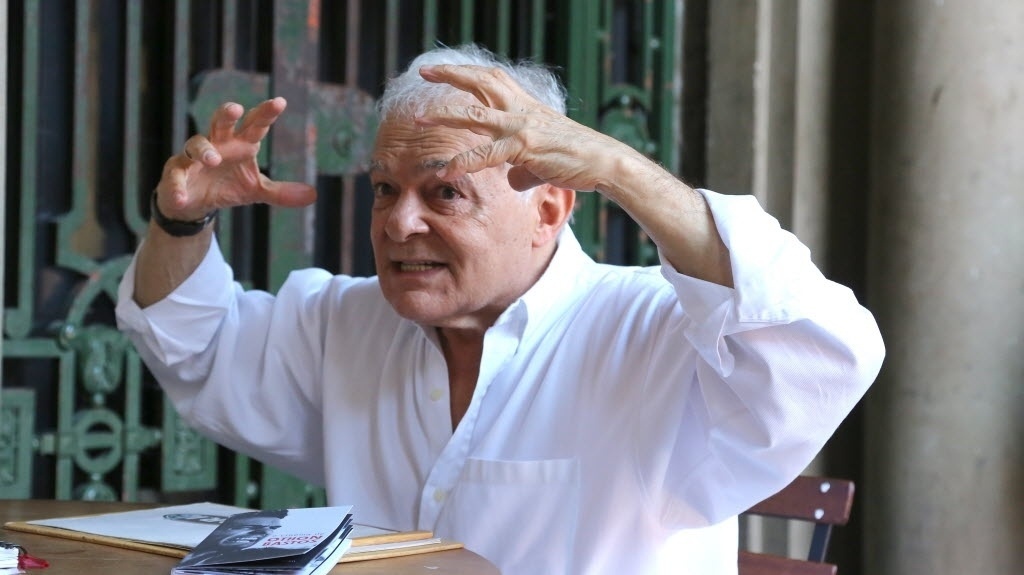 4.jul.2014 - Othon Bastos no Parque Lage em entrevista sobre os 50 anos de "Deus e o Diabo na Terra do Sol" - Marco Antonio Cavalvalcanti/UOL