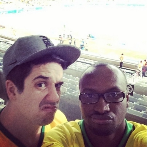 8.jul.2014 - No Mineirão, os cantores Thiaguinho e Rogério Flausino lamentaram a derrota do Brasil por 7x1 contra a Alemanha na Copa do Mundo