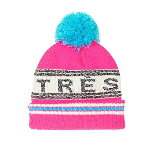 Gorro rosa com pompom azul, da Topshop. Preço: R$ 28. Informações: (11) 3812-2058 | Preço e disponibilidade pesquisados em julho de 2014 e sujeitos a alterações - Divulgação