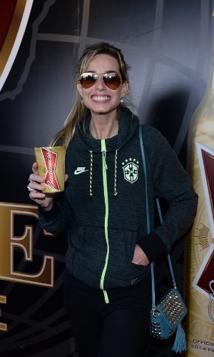 9.jul.2013 - Mariana Weickert acompanhou a partida entre Argentina e Holanda no camarote de uma cervejaria no Rio