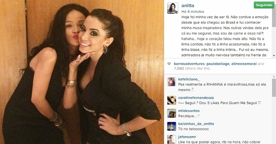 11.jul.2014 - Depois de tietar Rihanna na saída do hotel, no Rio, Anita postou foto no Instagram ao lado da estrela internacional