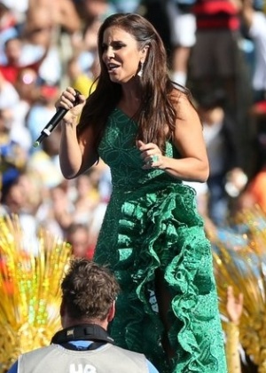 13.jul.2014 - Ivete Sangalo usou vestido Martha Medeiros em festa de encerramento da Copa