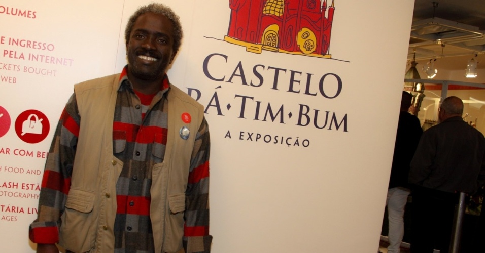 15.jul.2014 - Famosos comparecem à abertura da exposição "Castelo Rá-Tim-Bum" no MIS, na zona sul de São Paulo