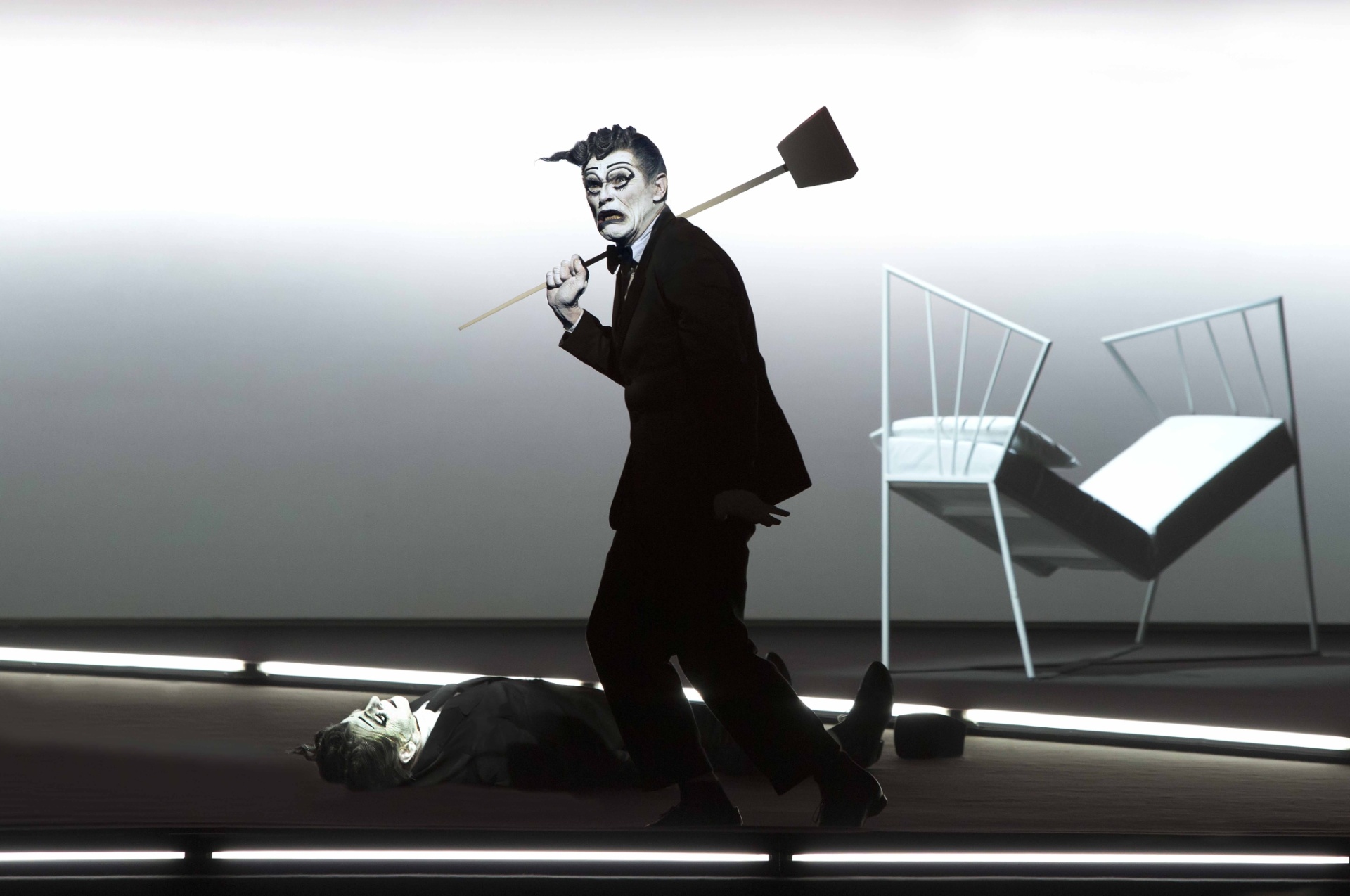 "The Old Woman" (A Velha), de Robert Wilson, com Mikhail Baryshnikov e Willem Dafoe - Lucie Jansch