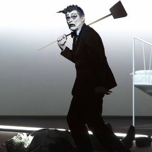 "The Old Woman" (A Velha), de Robert Wilson, com Mikhail Baryshnikov e Willem Dafoe - Lucie Jansch