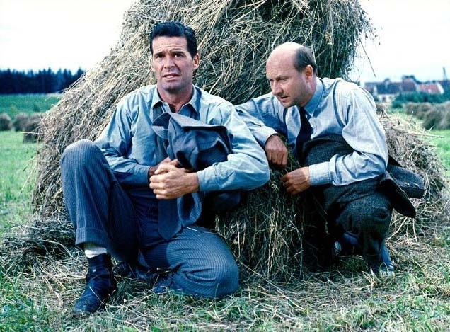 James Garner e Donald Pleasence no clássico de guerra "Fugindo do Inferno" (1963), que mostra um grupo de oficiais da Segunda Guerra Mundial confinados em um campo de concentração nazista e têm um plano para realizar uma fuga em massa do local. - Reprodução