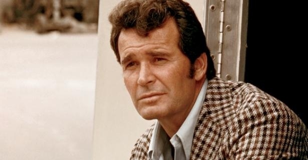 O ator James Garner como o detetive Jim Rockford, na série "Arquivo Confidencial", grande sucesso na TV entre 1974 e 1980. Pelo papel, Garner venceu o Emmy de melhor ator em 1977. - Divulgação