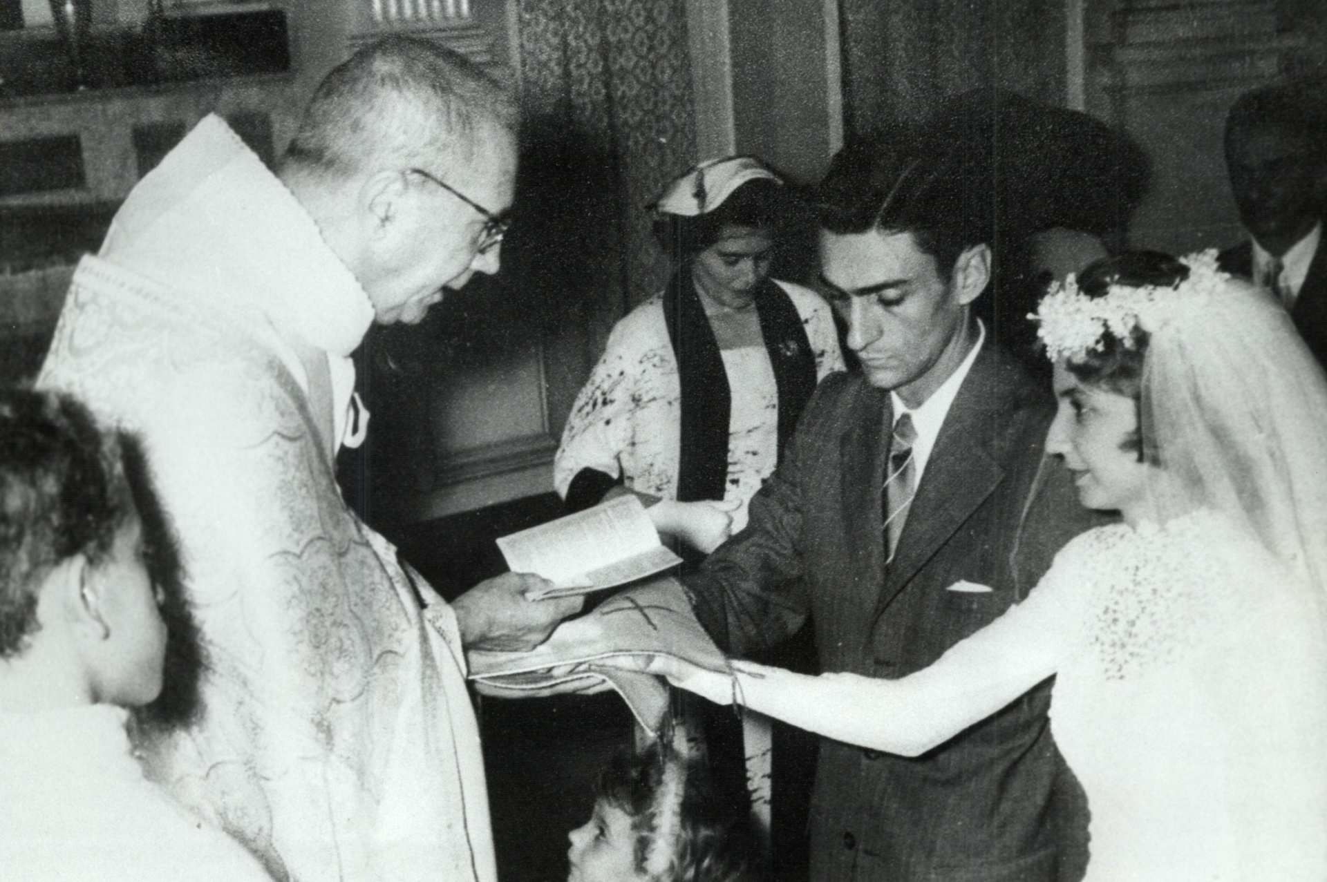 19.jan.1957 - Ariano casa-se com Zélia de Andrade Lima, com a qual teve seis filhos - Arquivo Pessoal