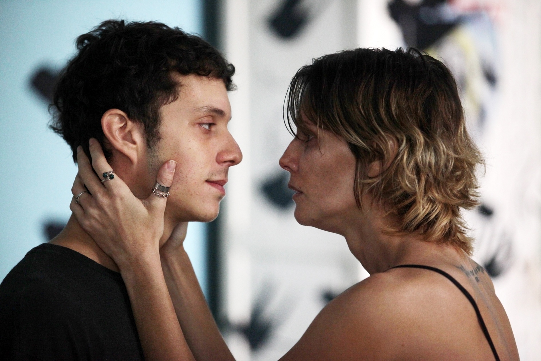 João Pedro Zappa e Deborah Secco em cena de "Boa Sorte", filme de Carolina Jabor - Divulgação