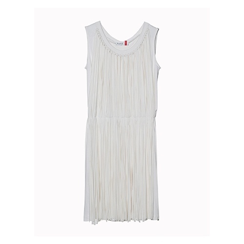 Vestido branco de malha com franjas, da Nuage. Preço: R$ 490. Informações: www.nuageloja.com.br | Preço e disponibilidade pesquisados em julho de 2014 e sujeitos a alterações - Divulgação