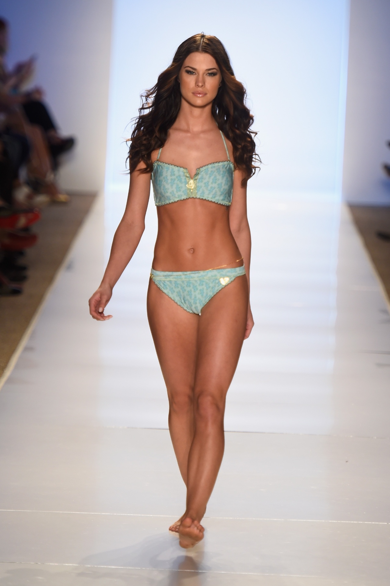 21.jul.2014 - Modelo desfila para a estilista Liliana Montoya durante a Mercedes-Benz Fashion Week Swim 2015 - Frazer Harrison/Getty Images