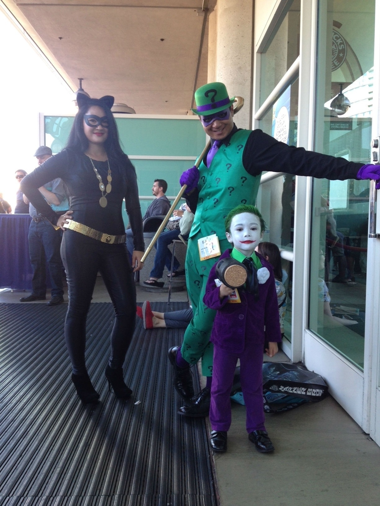 23.jul.2014 - Família de vilões do Batman, com Mulher Gato, Charada e Coringa na San Diego Comic Con 2014 - James Cimino/UOL
