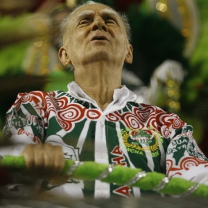 Ariano Suassuna durante desfile da escola de samba Mancha Verde, que homenageou o escritor no Sambódromo do Anhembi, em São Paulo, com o enredo "És Imortal. Ariano Suassuna. Sua vida, sua obra, patrimônio cultural" - Danilo Verpa/Folhapress