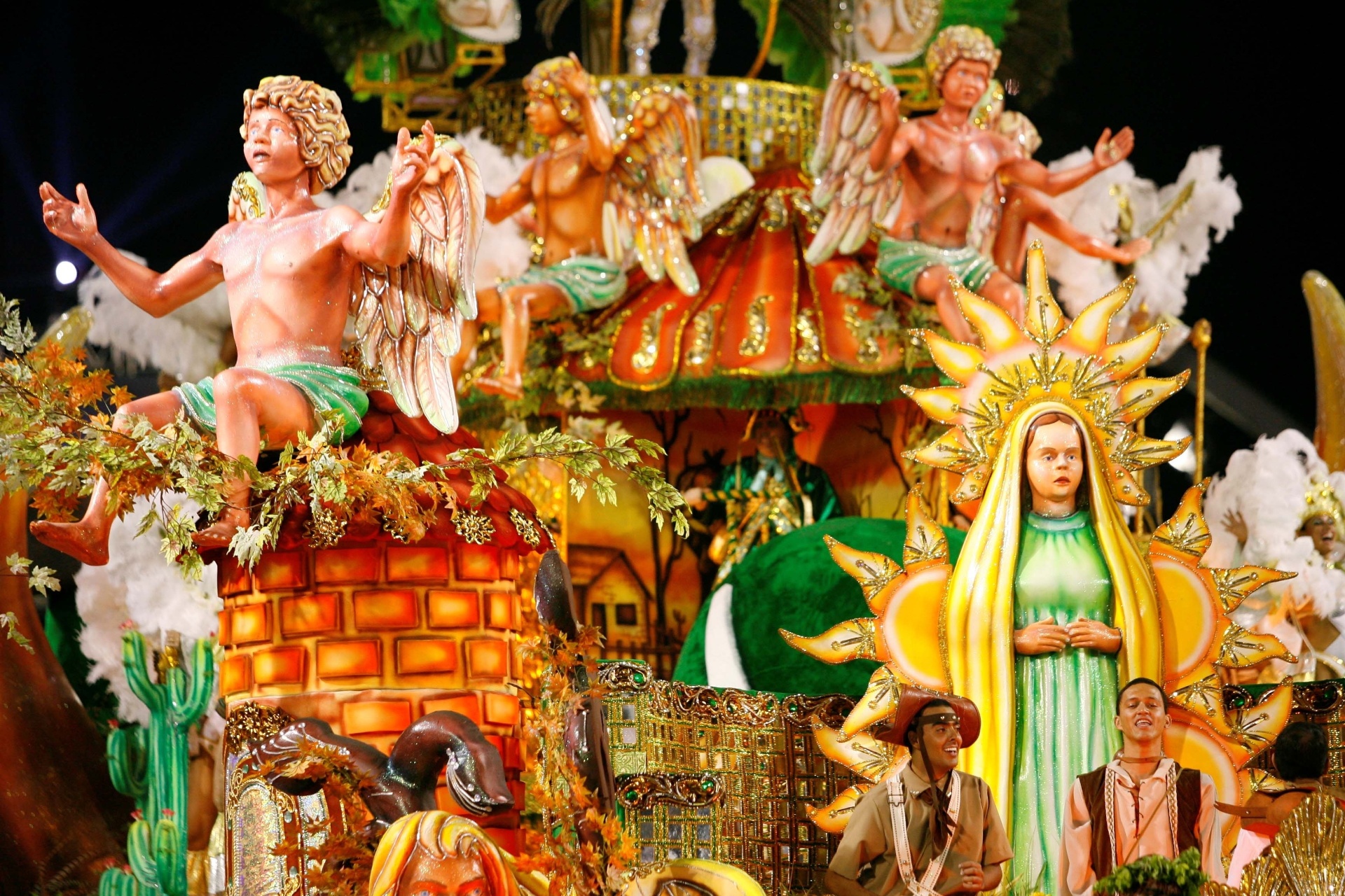 Carro alégorico da Mancha Verde que homenageou o escritor Ariano Suassuna - Caio Guatelli/Folha Imagem