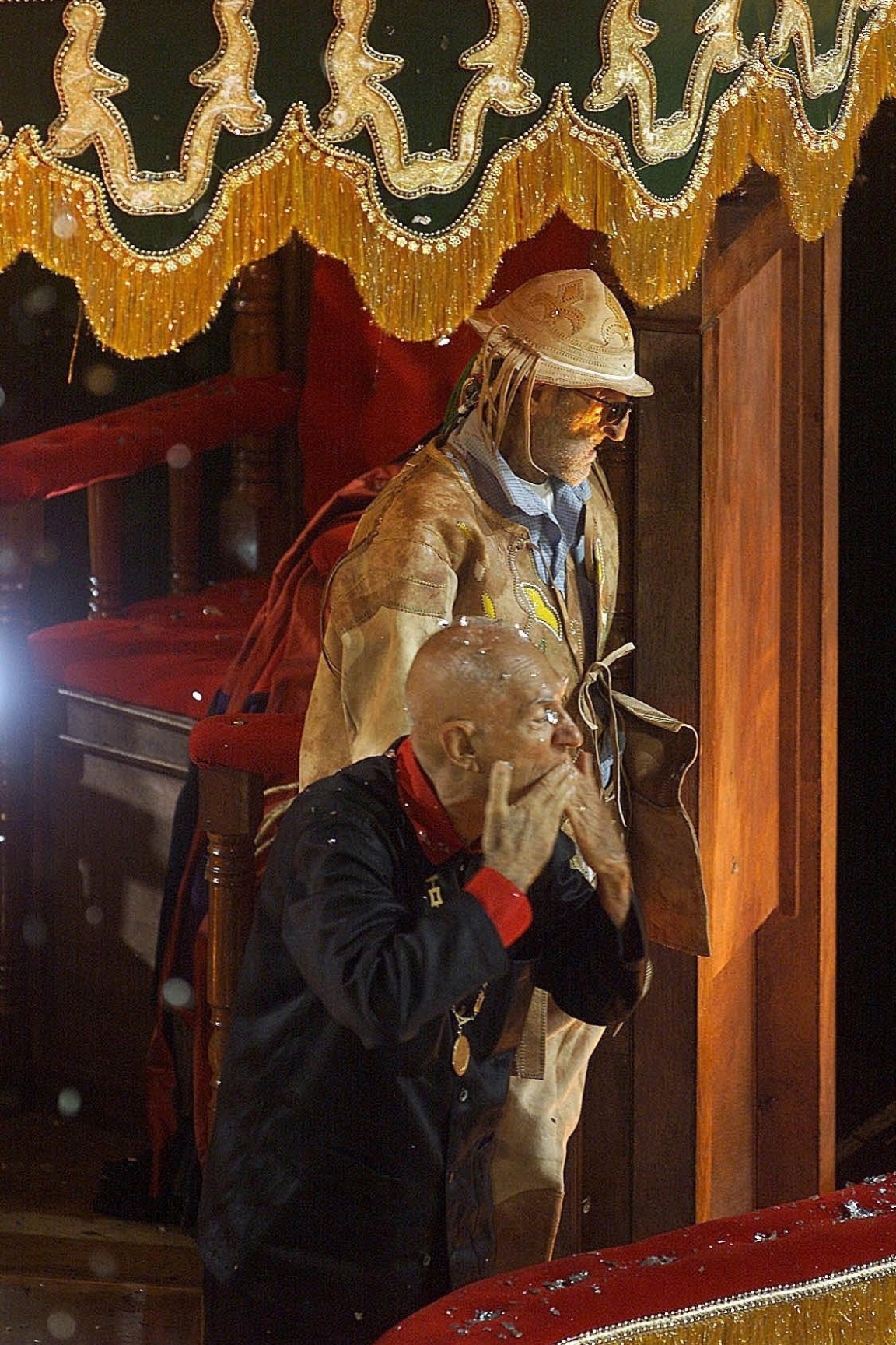 Em 2002, a escola de samba carioca Império Serrano homenageou o escritor Ariano Suassuna no grupo especial com o enredo "Aclamação e coroação do imperador da pedra do reino: Ariano Suassuna" - Antonio Gauderio/Folha Imagem