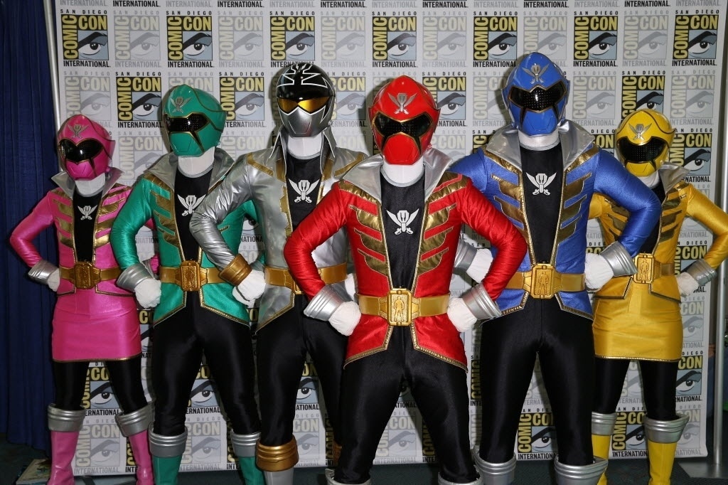 24.jul.2014 - Elenco de Power Rangers faz apresentação na San Diego Comic-Con para divulgar a série "Super Mega Force", que estreou em fevereiro deste ano na TV americana - Chelsea Lauren/Getty Images/AFP