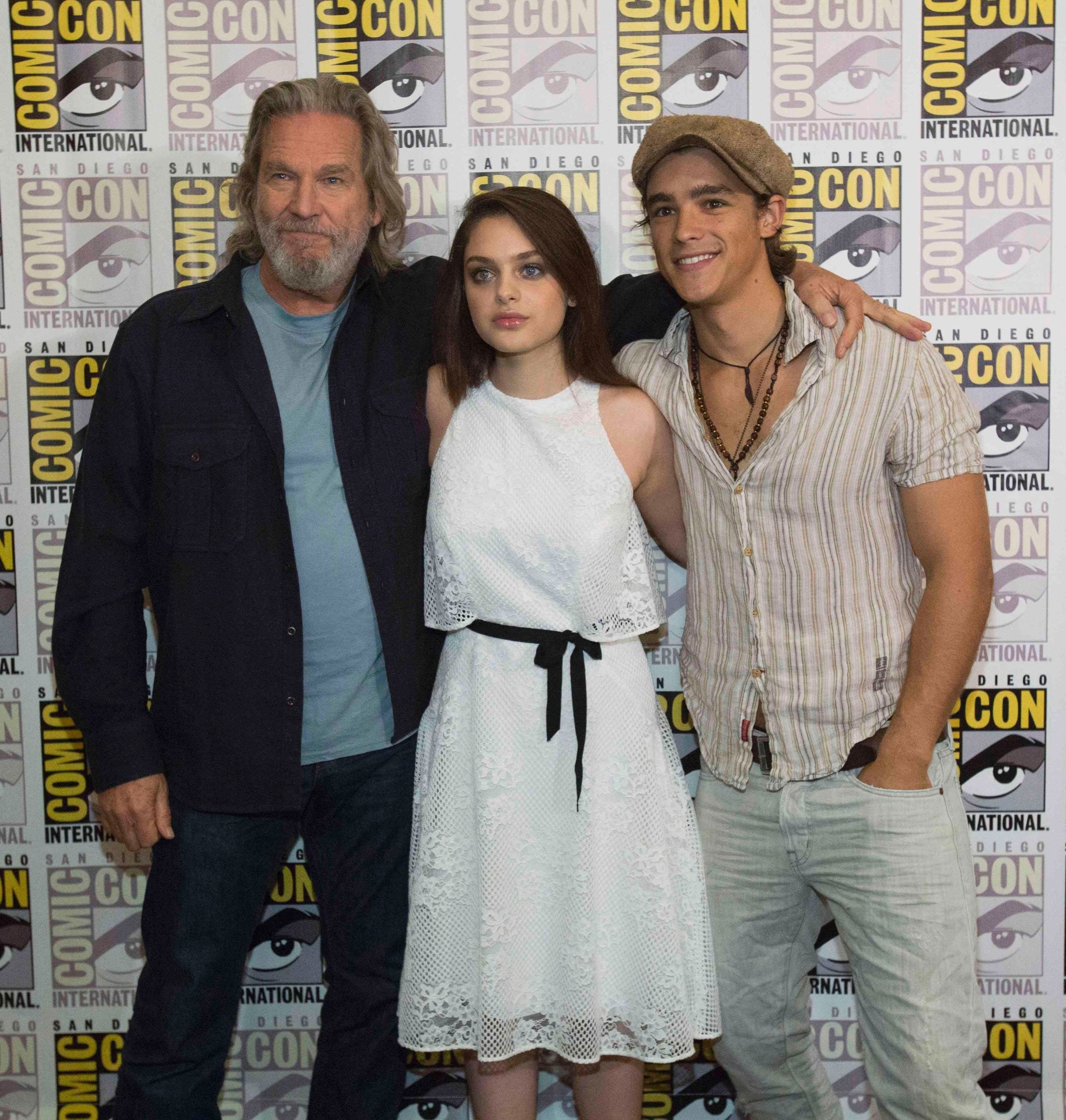24.jul.2014 - Jeff Bridges, Odeya Rush e Brenton Thwaites apresentam o novo filme "The Giver" ("O Doador de Memórias") em painel na San Diego Comic-Con. O longa é inspirado em livro sobre futuro distópico e deve agradar fãs das séries "Jogos Vorazes" e "Divergente" - Mario Anzuoni/Reuters