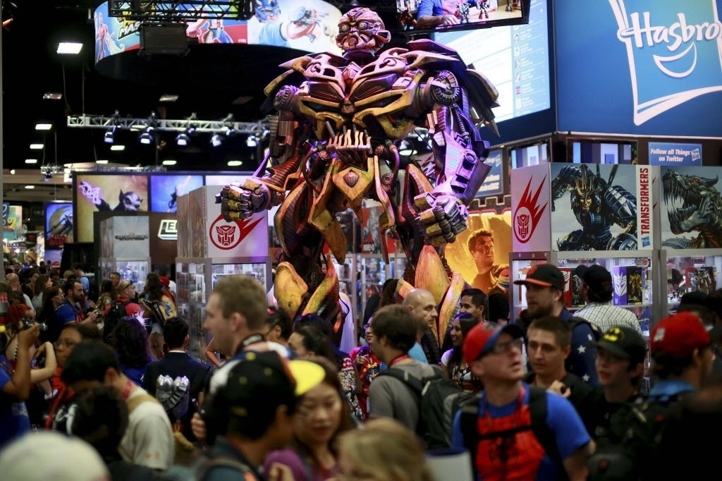 25.jul.2014 - O transformer Bumblebee no estande da Hasbro na San Diego Comic-Con - Sandy Huffaker/Reuters