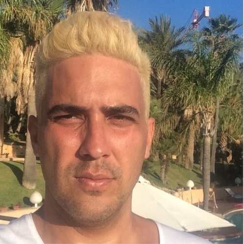 29.jul.2014 - Andre Marques mostra cabelo tingindo de loiro em foto postada no Instagram