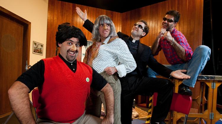 28.mar.2013 - Os humoristas Felipe Torres (Boça), Marco Antonio Alves (Vo Lurdes), Fausto Fanti (Padre Gato) e Adriano Silva (Joselito) em 2013, quando o grupo voltou para a MTV 28.mar.2013 - Os humoristas Felipe Torres (Boça), Marco Antonio Alves (Vo Lurdes), Fausto Fanti (Padre Gato) e Adriano Silva (Joselito) em 2013, quando o grupo voltou para a MTV