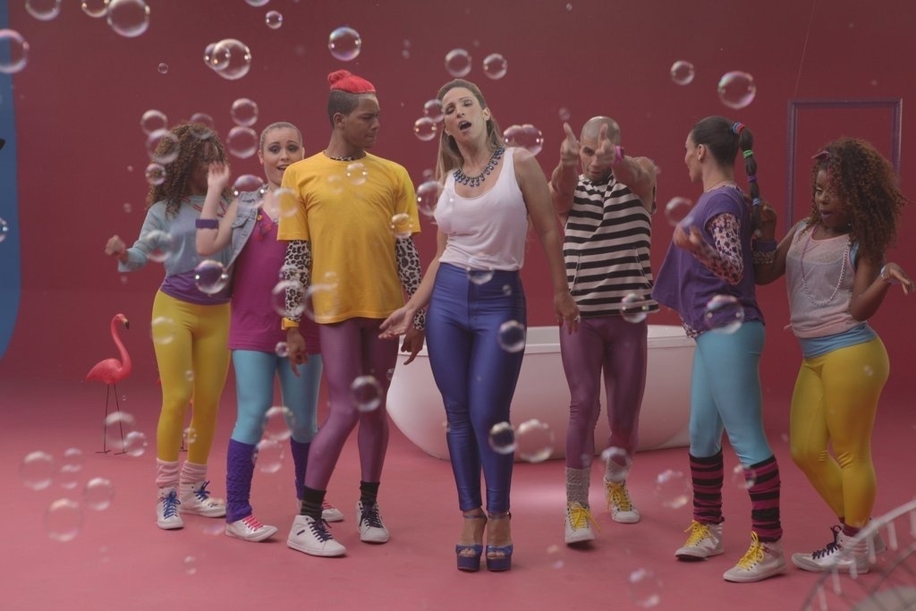 29.jul.2014 - Valesca Popouzuda grava em São Paulo seu novo clipe, "Eu Sou a Diva que Você quer Copiar", em parceria com uma marca de produto de limpeza - AgNews