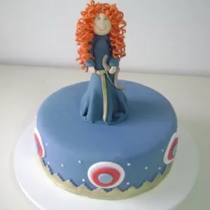 Bolo De Aniversário Em Forma De Minion. Bolo De Personagem De