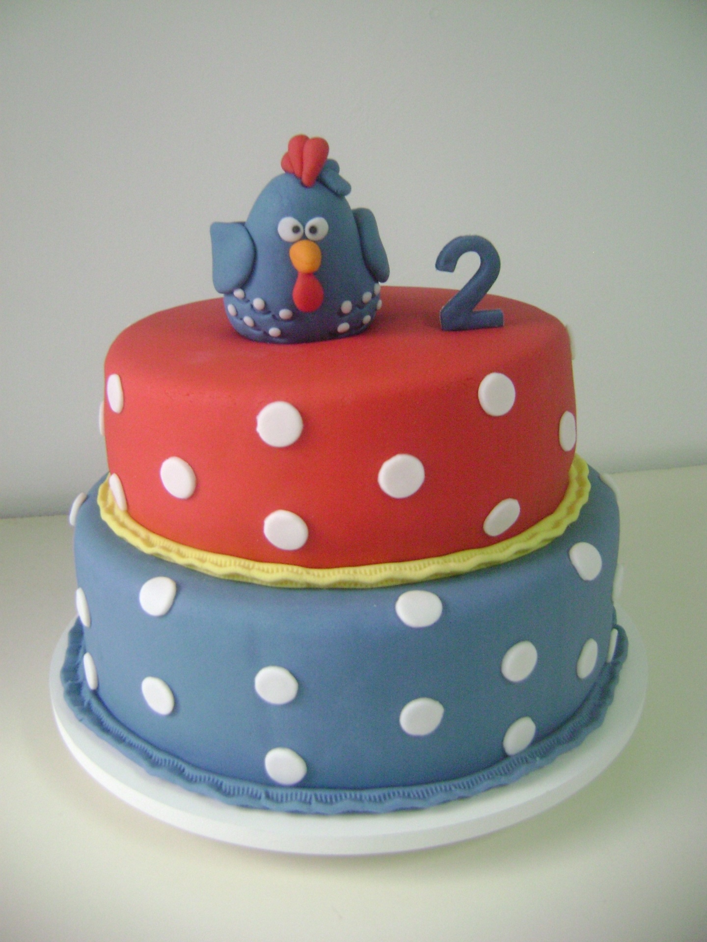 Bolo Galinha Pintadinha, da Arte em Bolos (www.arteembolos.com.br). Coberto com pasta americana. A partir de R$ 85 (quilo). Preço pesquisado em julho de 2014. Sujeito a alterações - Divulgação