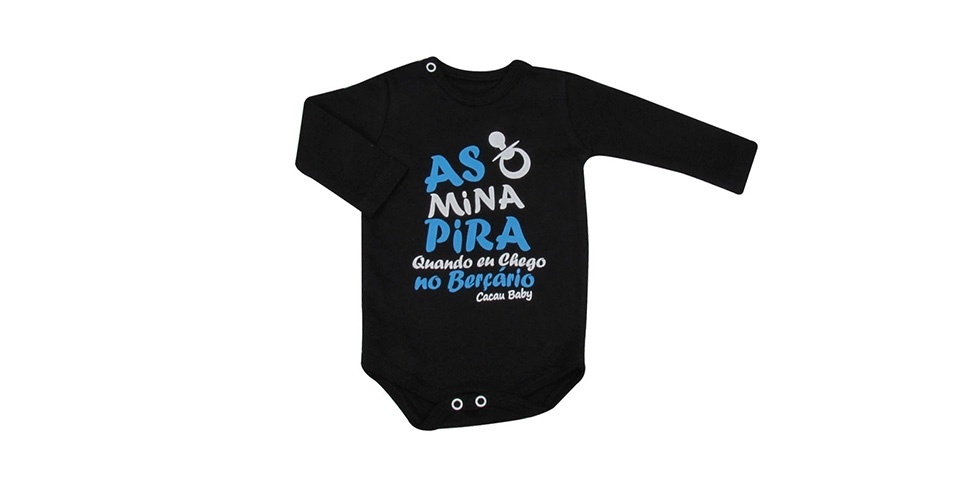 Body As Mina Pira, da Novo Bebê (www.novobebe.com.br). Confeccionado em malha, modelagem básica, manga longa. Tamanho: RN, P, M, G, GG. R$ 19,90. Preço pesquisado em julho de 2014. Sujeito a alterações - Divulgação