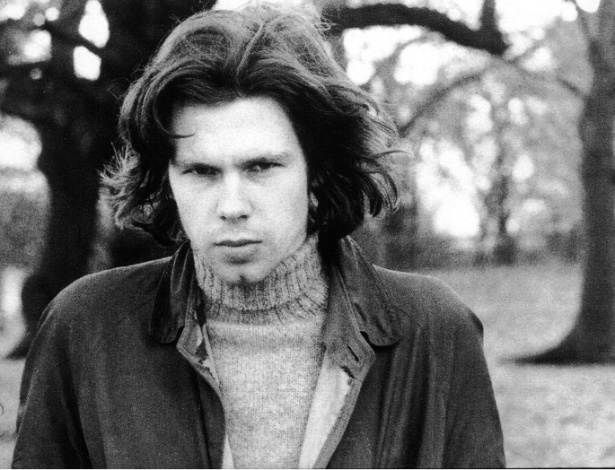 O cantor e compositor britânico Nick Drake morreu aos 26 anos por overdose de antidepressivos  - Divulgação