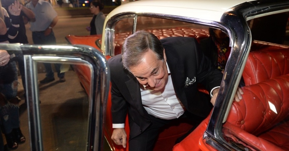 1.ago.2014 -  Ronnie Von chega em um Mercury Monterey dos anos 60 para o lançamento da biografia "Ronnie Von - O príncipe que podia ser Rei", na Avenida Paulista, em São Paulo