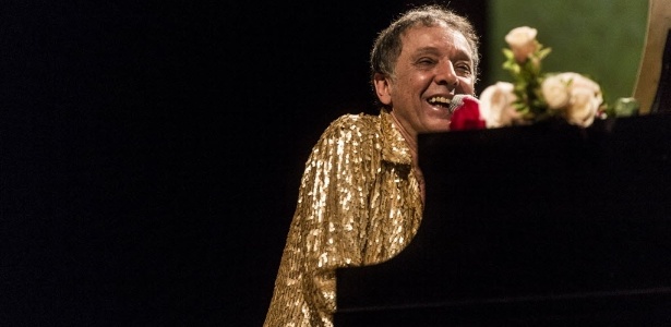03.ago.2014 - Arnaldo Baptista durante o show "Sarau o Benedito?" no Cine Theatro Brasil, em Belo Horizonte - Leo Drumond/Nitro/UOL - Leo Drumond/Nitro/UOL