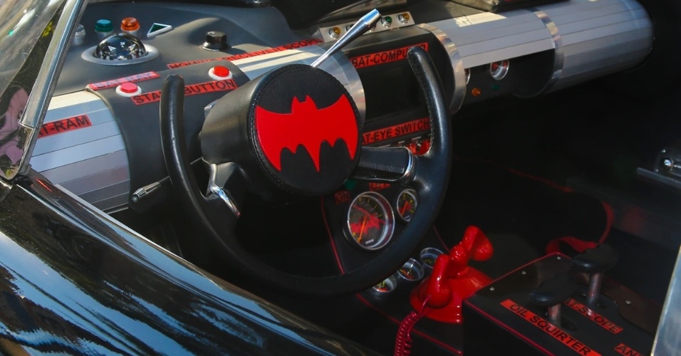 04.ago.2014 - A decoração da festa de Vitttorio tem direito a um batmóvel, carro do Batman